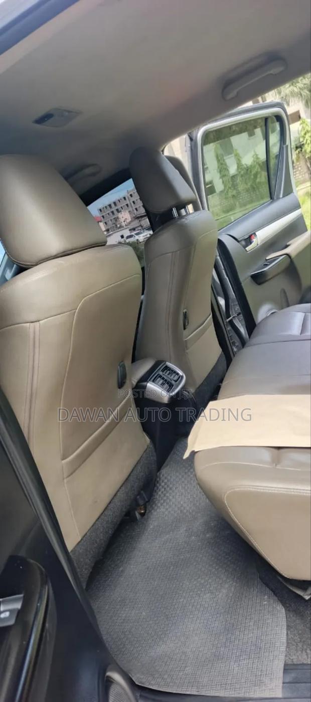 Toyota Hilux 2016 Silver
