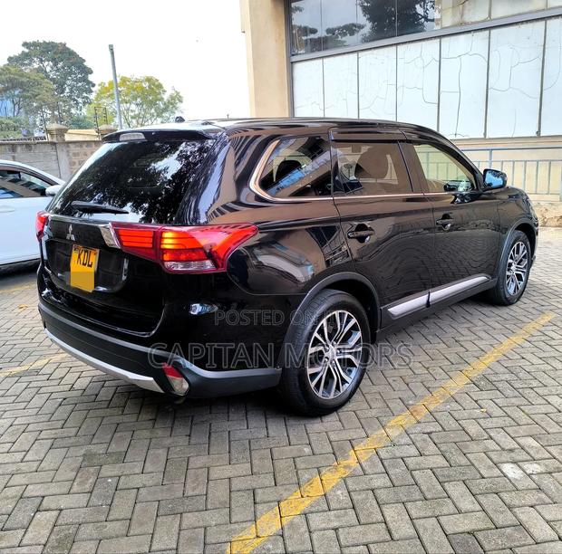 Mitsubishi Outlander 2016 Black