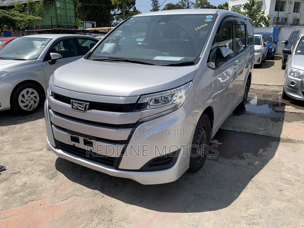 Toyota Noah 2.0 FWD (7 Seater) 2018 Silver