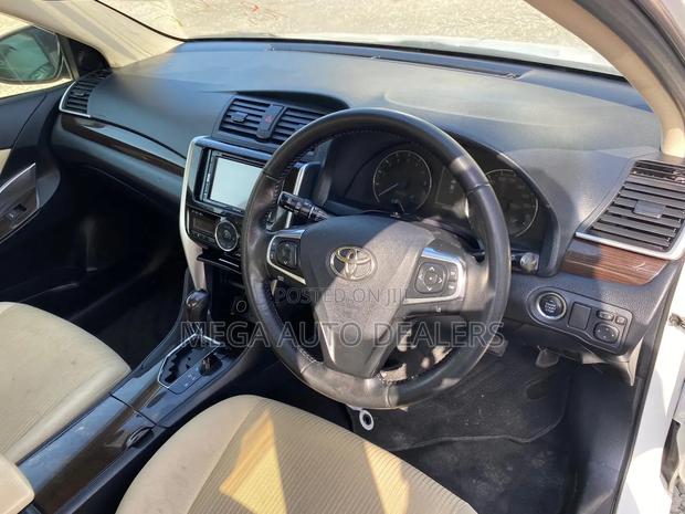 Toyota Premio 2018 White