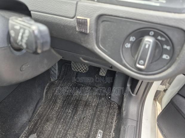 Volkswagen Golf 2018 White