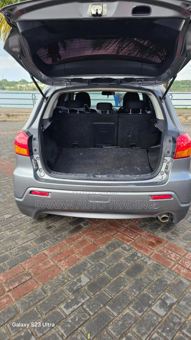 Mitsubishi RVR 2.0 2011 Gray