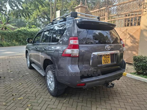 Toyota Land Cruiser Prado 3.0 TD 2012 Gray