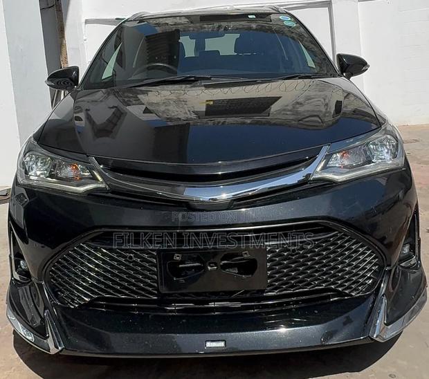 Toyota Corolla Fielder 1.5 Hybrid FWD 2019 Black