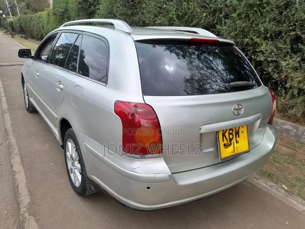 Toyota Avensis 2.4 VVT-i Executive 2006 Silver