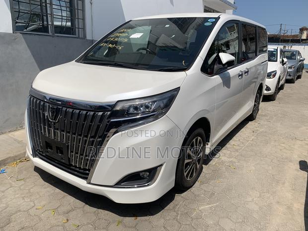Toyota Esquire 2.0 AWD (7 seater) 2018 White