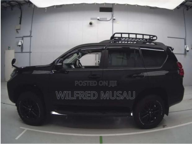 Toyota Land Cruiser Prado 2.8 2021 Black