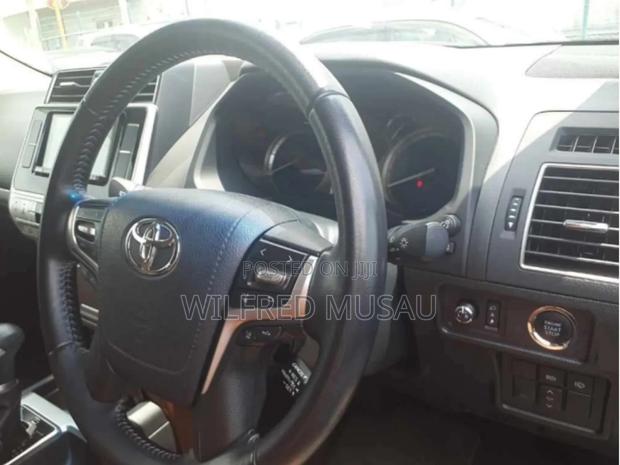 Toyota Land Cruiser Prado 2.8 2021 Black