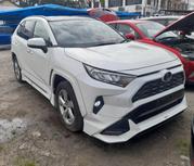 Toyota RAV4 XLE FWD 2019 White for sale