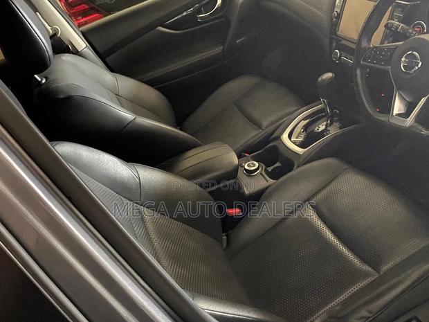 Nissan X-Trail 2018 Gray