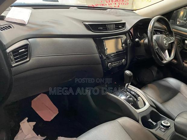 Nissan X-Trail 2018 Gray