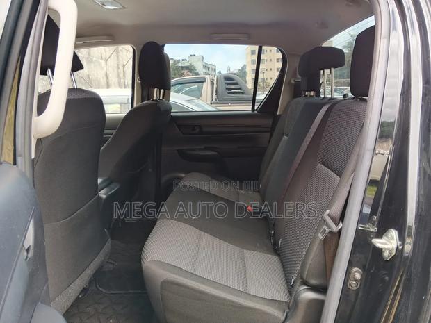 Toyota Hilux 2018 Black