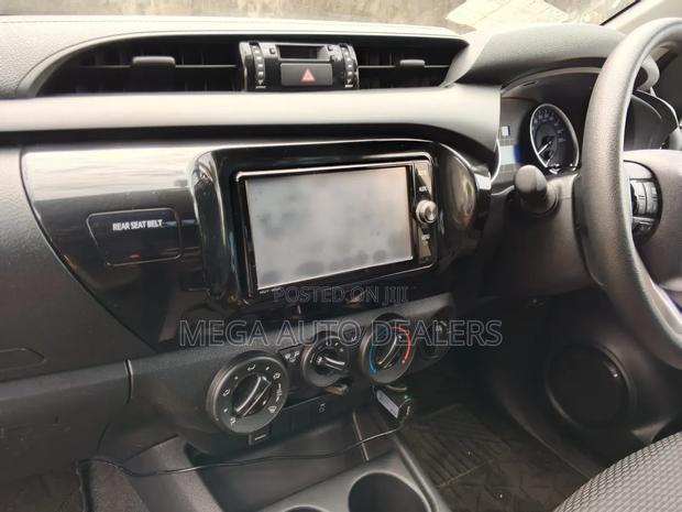 Toyota Hilux 2018 Black