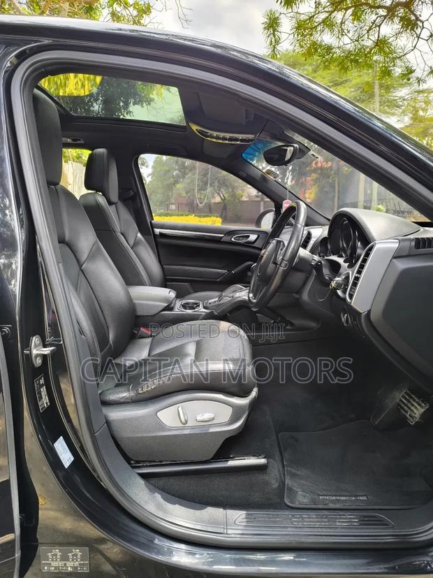 Porsche Cayenne Diesel 4dr SUV AWD (3.0L 6cyl Turbodiesel 8A) 2014