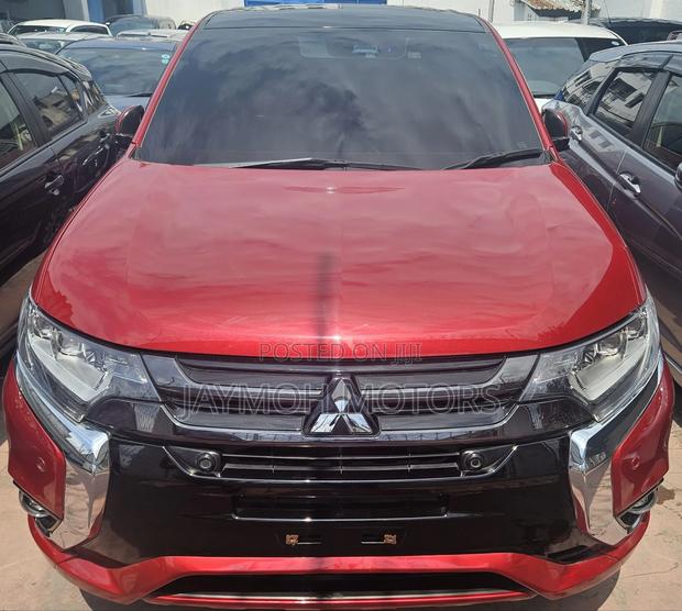 Mitsubishi Outlander 2018 Red