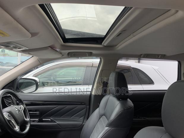 Mitsubishi Outlander 2.0 PHEV AWD 2018 Silver