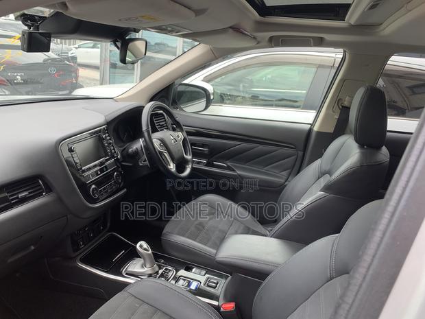 Mitsubishi Outlander 2.0 PHEV AWD 2018 Silver
