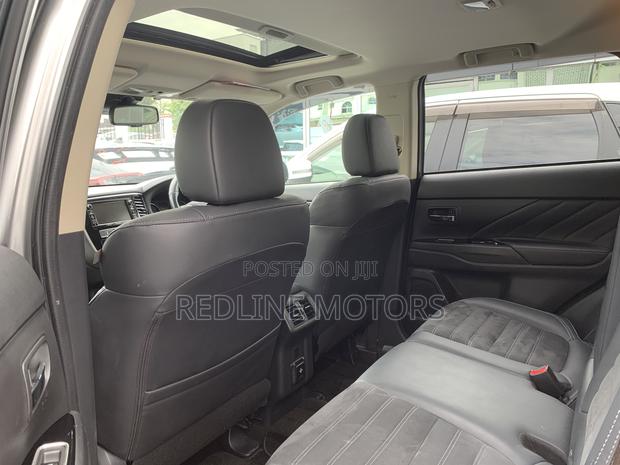 Mitsubishi Outlander 2.0 PHEV AWD 2018 Silver