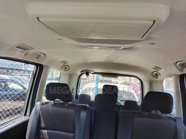 Nissan Serena 2018 White