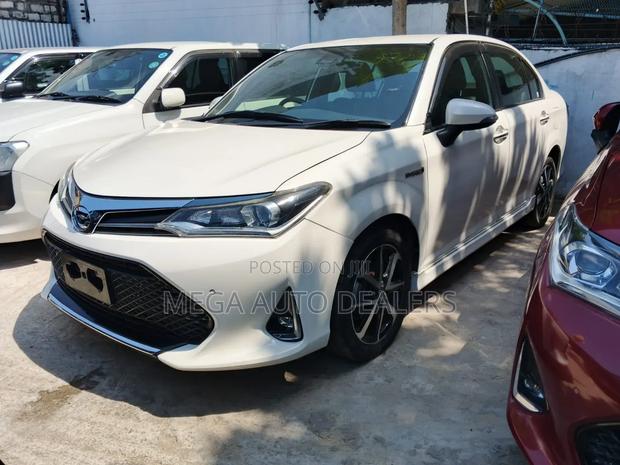 Toyota Corolla 2018 White