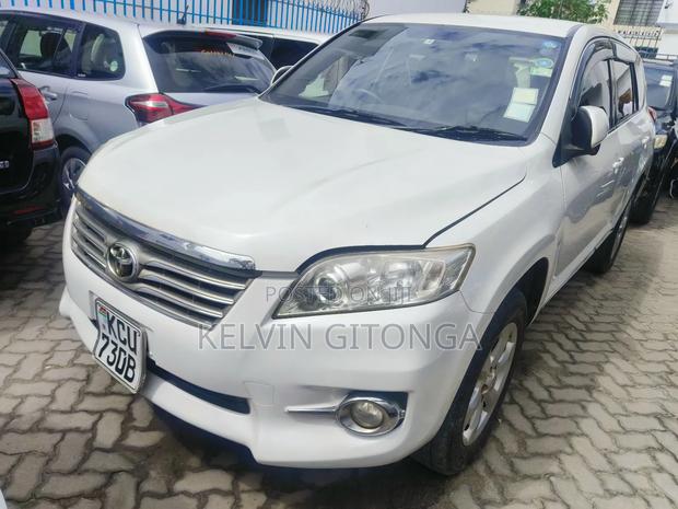 Toyota Vanguard 2012 White
