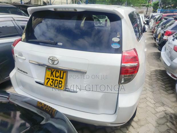 Toyota Vanguard 2012 White