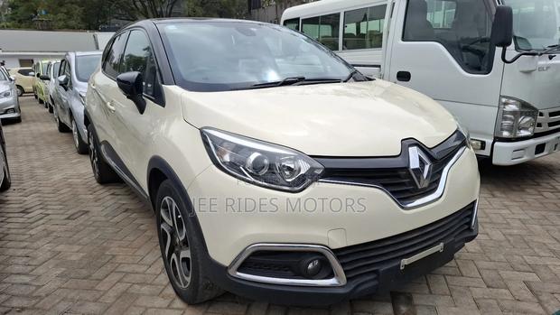 Renault Captur 1.2 Petrol FWD 2017 Beige