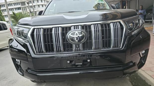 Toyota Land Cruiser Prado 2021 Black