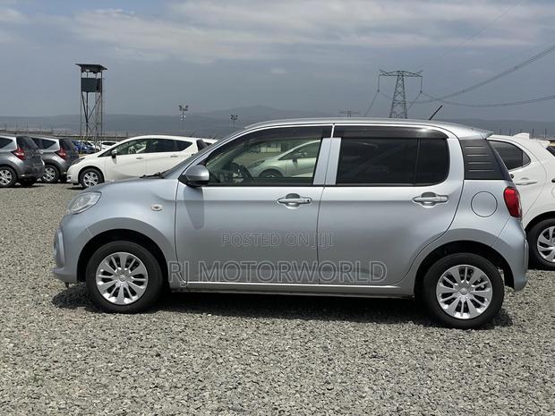 Toyota Passo 1.0 FWD 2018 Silver