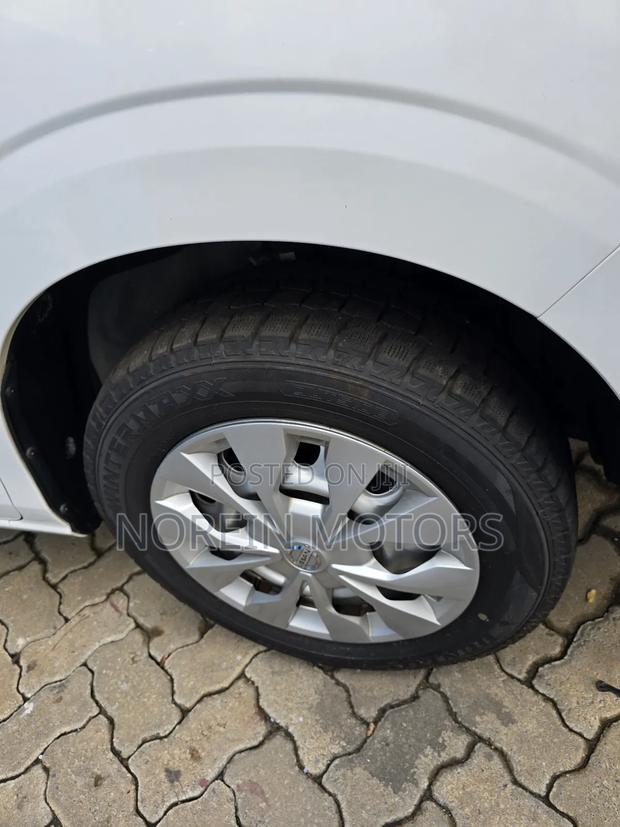 Nissan Serena 2018 White