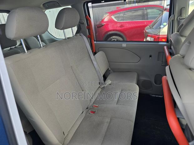 Nissan Serena 2018 White
