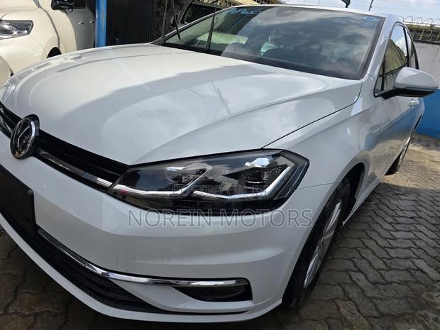 Volkswagen Golf 2019 White