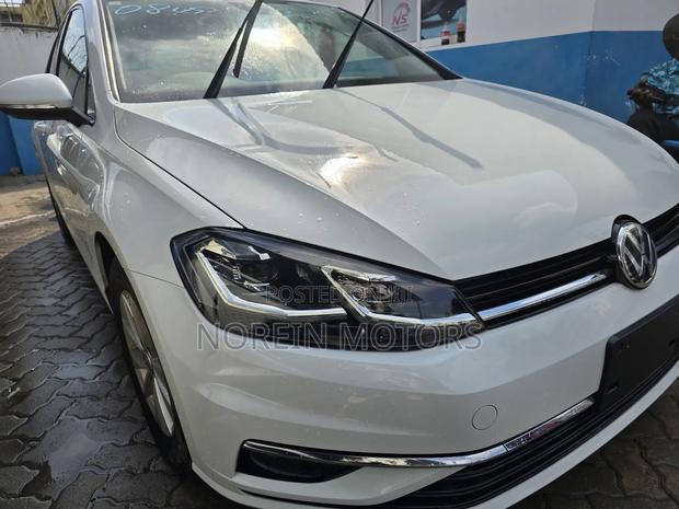 Volkswagen Golf 2019 White