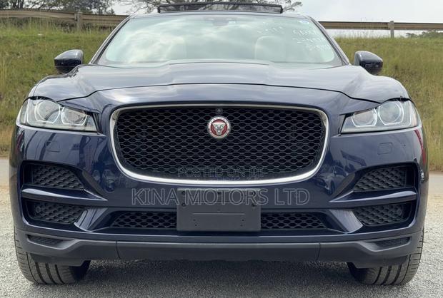 Jaguar F-Pace 2018 Blue