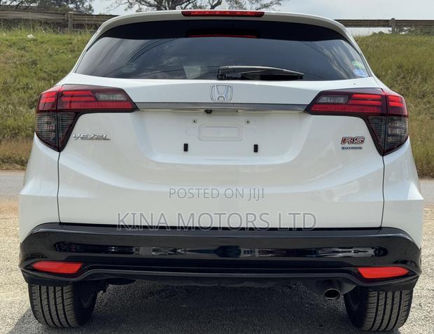 Honda Vezel 2018 White