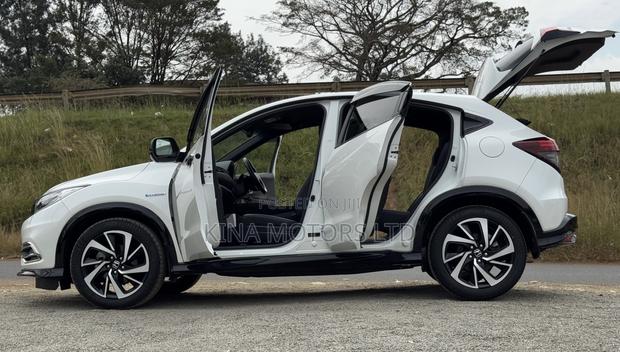 Honda Vezel 2018 White