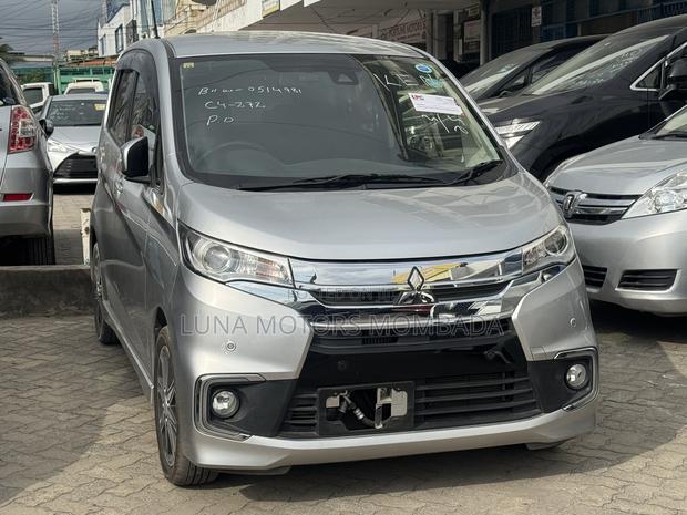 Mitsubishi EK Wagon 2019 Silver