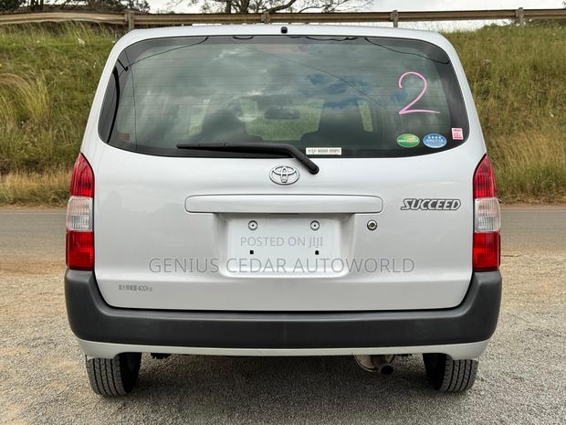 Toyota Probox 2018 Silver