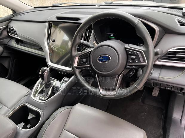 Subaru Outback 2022 White