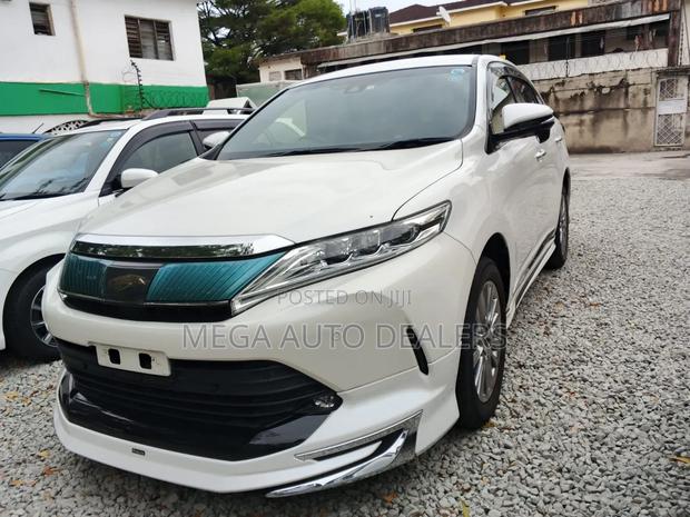 Toyota Harrier 2018 White