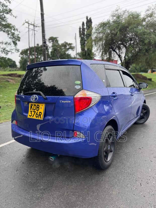 Toyota Ractis 2013 Blue