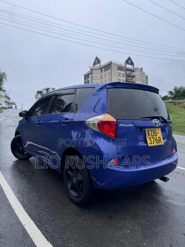Toyota Ractis 2013 Blue
