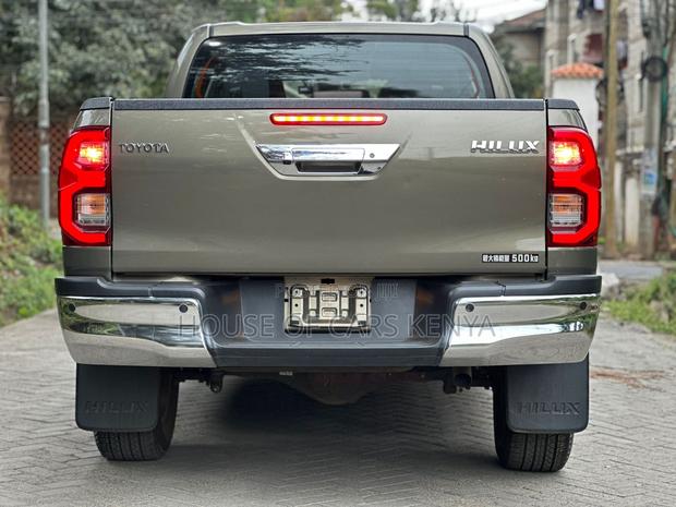 Toyota Hilux 2.4 Diesel 2020 Brown