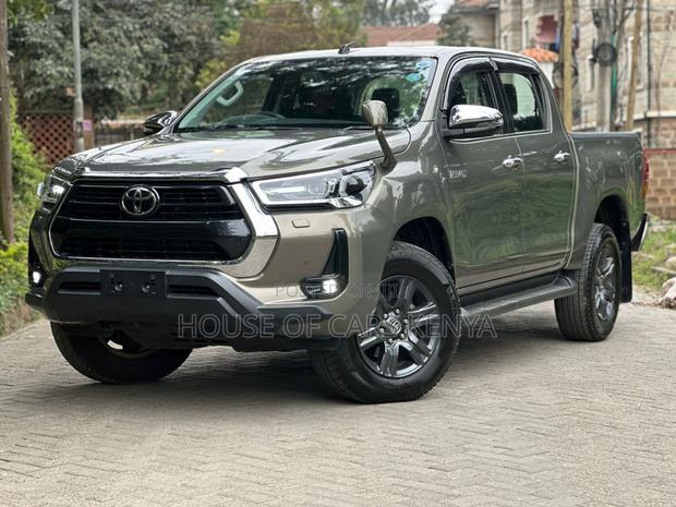 Toyota Hilux 2.4 Diesel 2020 Brown