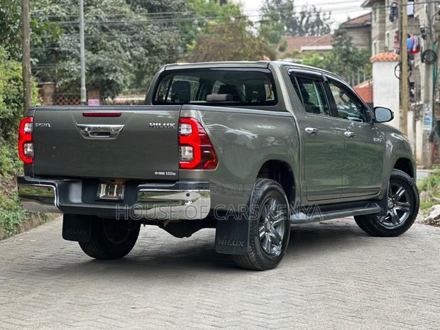 Toyota Hilux 2.4 Diesel 2020 Brown