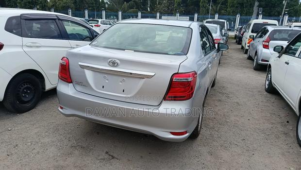 Toyota Axio 2018 Silver