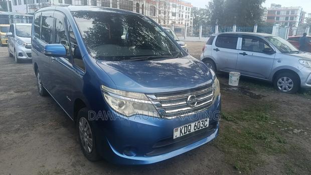 Nissan Serena 2017 Blue