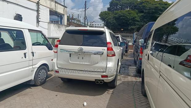 Toyota Land Cruiser Prado 2.8 2017 White
