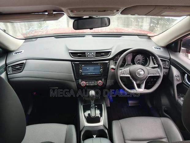 Nissan X-Trail 2018 Red