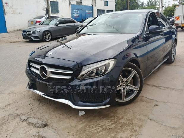 Mercedes-Benz C180 2018 Blue
